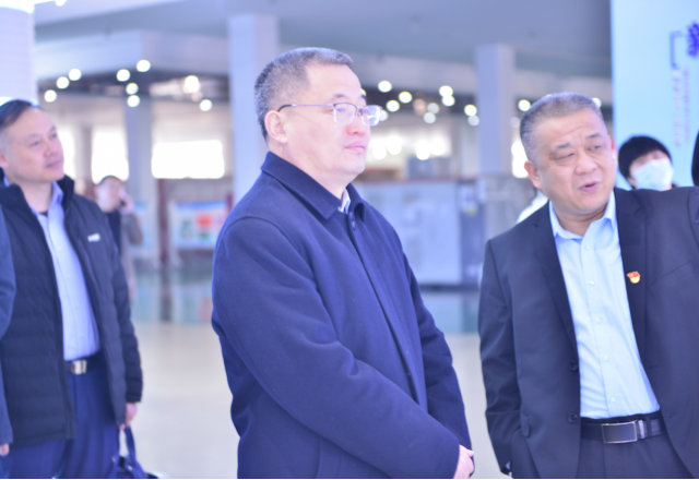 濟寧市市場(chǎng)監督管理局局長(cháng)侯典峰一行蒞臨新風(fēng)光調研