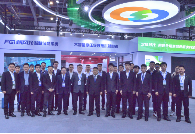 火爆亮相！新風(fēng)光龍年首展點(diǎn)亮“錢(qián)塘江畔”